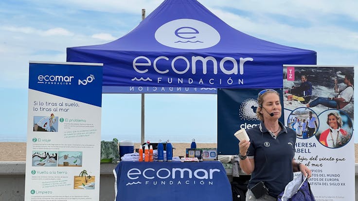 Ecomar. ODS 14. LIFE BELOW WATER. Internal Sustainability Campaign. SD23. Spain. Cleaning the beach. Employees.