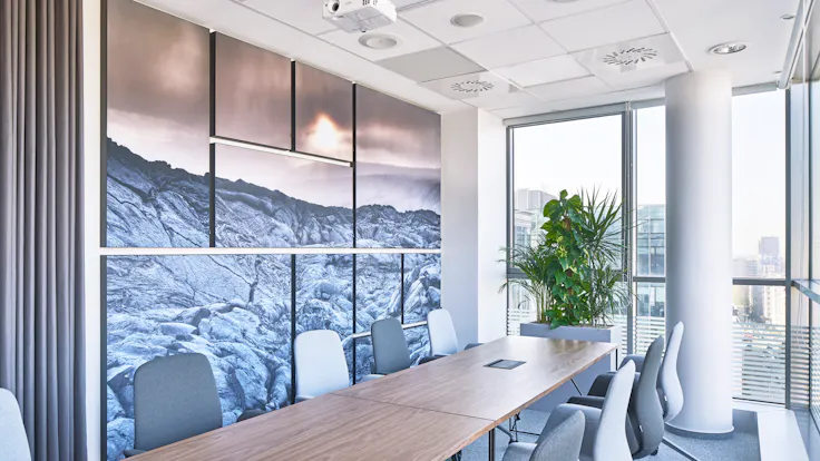 Meeting Room in Rockwool GBS - biuro w Warszawie in Warszawa Poland with Rockfon Canva