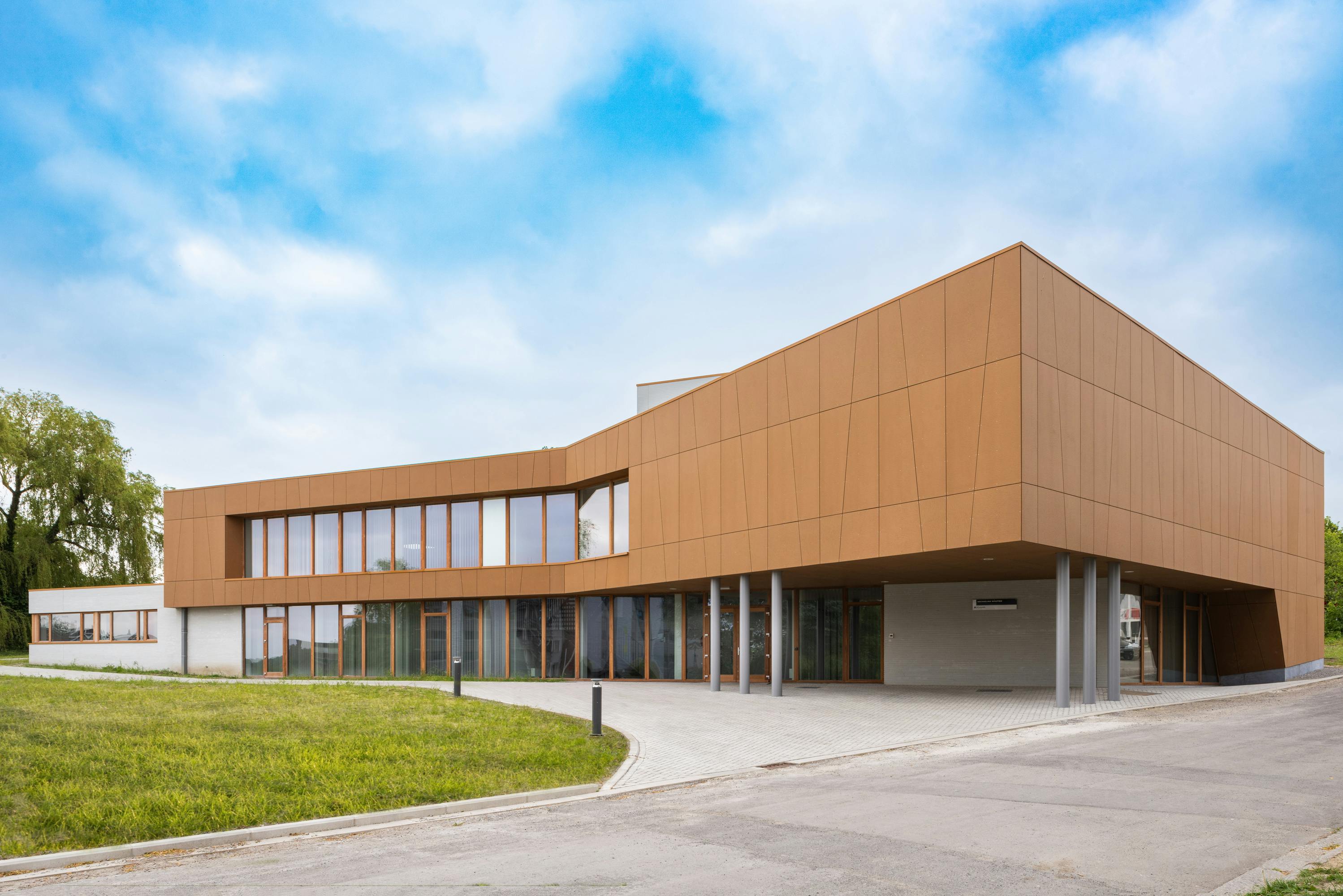 Case Study, Mons, BE, Rockpanel Natural