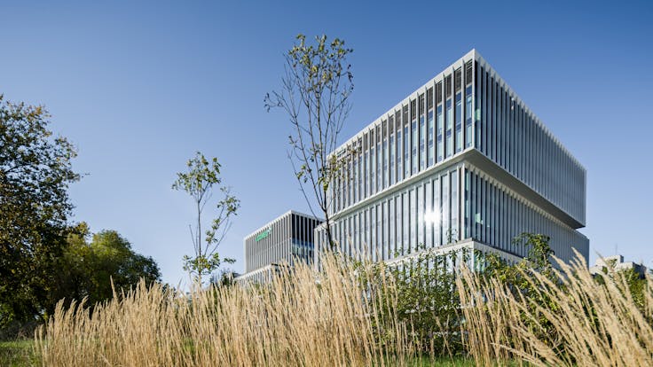 case study LAKESIDE WARSZWA office building BREEAM Outstanding certification, WELL Gold certification, E.ON Polska S.A. certification, Class A standard offices, and beautifully landscaped green surroundings - since the end of 2023, the prestigious Lakeside office and service complex has been operating in Warsaw’s Mokotów district, utilizing ROCKWOOL stone wool insulation materials photographer Rafal Chojnacki