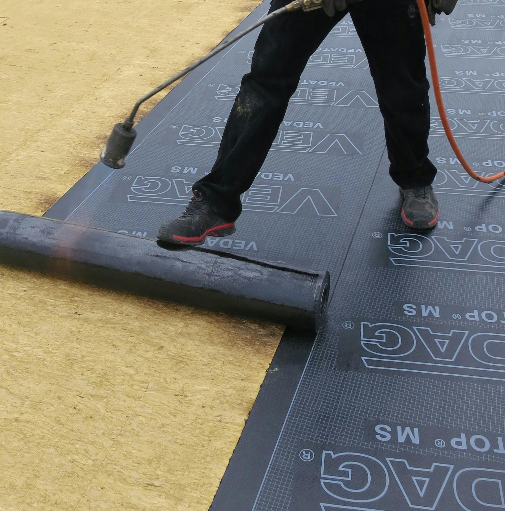 roof insulation, flat roof, bitumen seal, adhesive-friendly surface, dach+holz 2020, bitrock, bitumenabdichtung, klebefreundliche oberfläche, dachdämmung, flachdach, presse, germany, presse, press