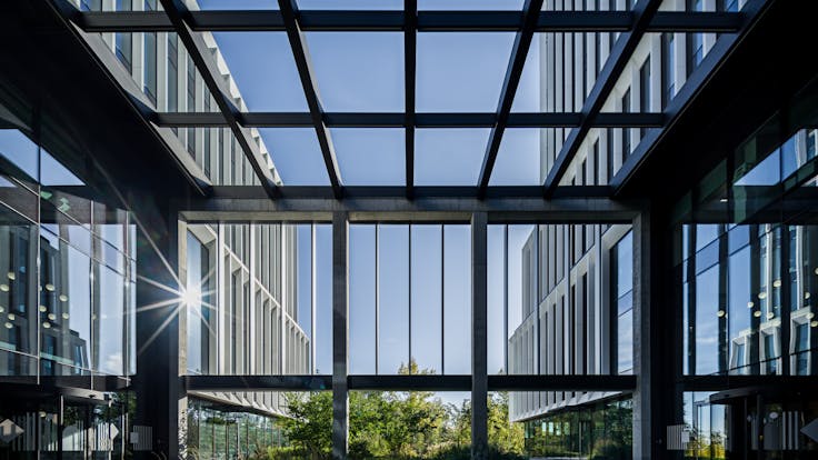 case study LAKESIDE WARSZWA office building BREEAM Outstanding certification, WELL Gold certification, E.ON Polska S.A. certification, Class A standard offices, and beautifully landscaped green surroundings - since the end of 2023, the prestigious Lakeside office and service complex has been operating in Warsaw’s Mokotów district, utilizing ROCKWOOL stone wool insulation materials photographer Rafal Chojnacki