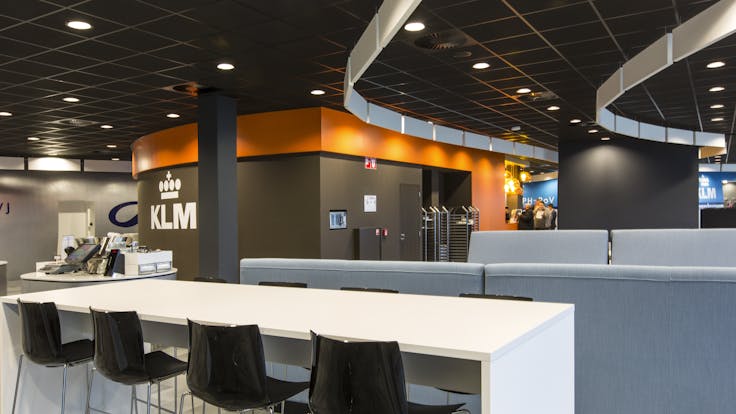 KLM lounge at Schiphol airport, Rockfon Color-all Charcoal, Rockfon Contour, leisure