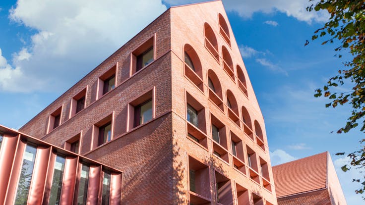 parksite leuven, the parksite, the parksite in leuven, building under construction, energetic expansion and total renovation, chapel renovation, reference project, referentie, rockroof flexi plus, prefabricated panels, high ceilings and arches, leuven, belgium