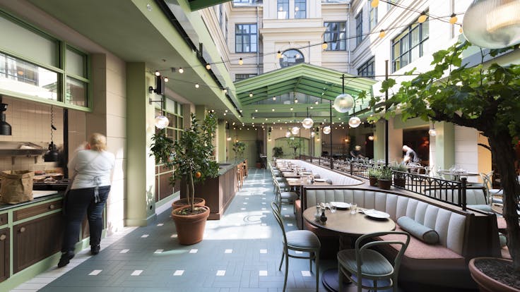 5 Hours Hotel - Copenhagen - Restaurant Outdoor - Rockfon Mono Acoustic Coloured