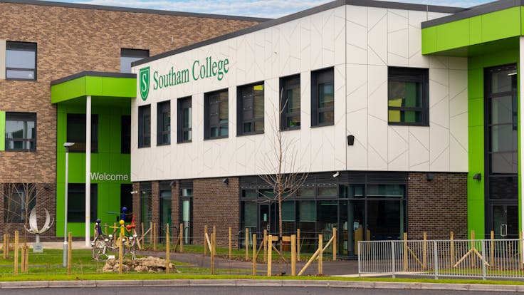 Case Study, Southam College, UK, Rockpanel Colours, RAL 9016, NCS S 2070-G30Y.