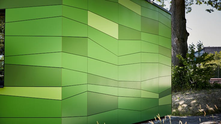 Renovation and extension of the Betty-Greif school in Pfarrkirchen, Germany with Rockpanel Colours incl. ProtectPlus coating