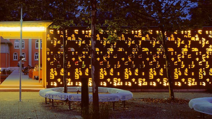 Beach bar in Konstanz, Germany for the Seezeit Studentenwerk with Rockpanel Natural exterior cladding