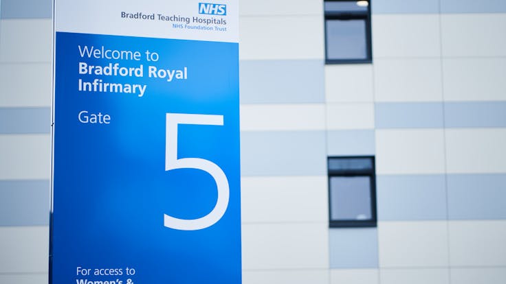 Bradford Maternity Unit, Hospital, Healthcare, RAINSCREEN DUO SLAB, Rockpanel Cladding