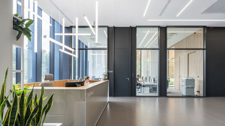 PL, Bialmed Sp. z o.o., Pisz, 3XA, Office, Rockfon Blanka, Rockfon Mono Acoustic, X edge, 1800x600x22, White, Corridor