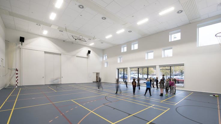 Fredriksbjerg skole,Denmark,Aarhus,13.700 m²,Henning Larsen Architects A/S,GPP Arkitekter,Møller & Grønborg,Kari Moseng,Aarhus Kommune,Awarded the School Building of the Year 2016,Denmark,Svend Christensen,ROCKFON Boxer,AEX-edge,1200x1200,white,Chicago Metallic T24 Click 2890