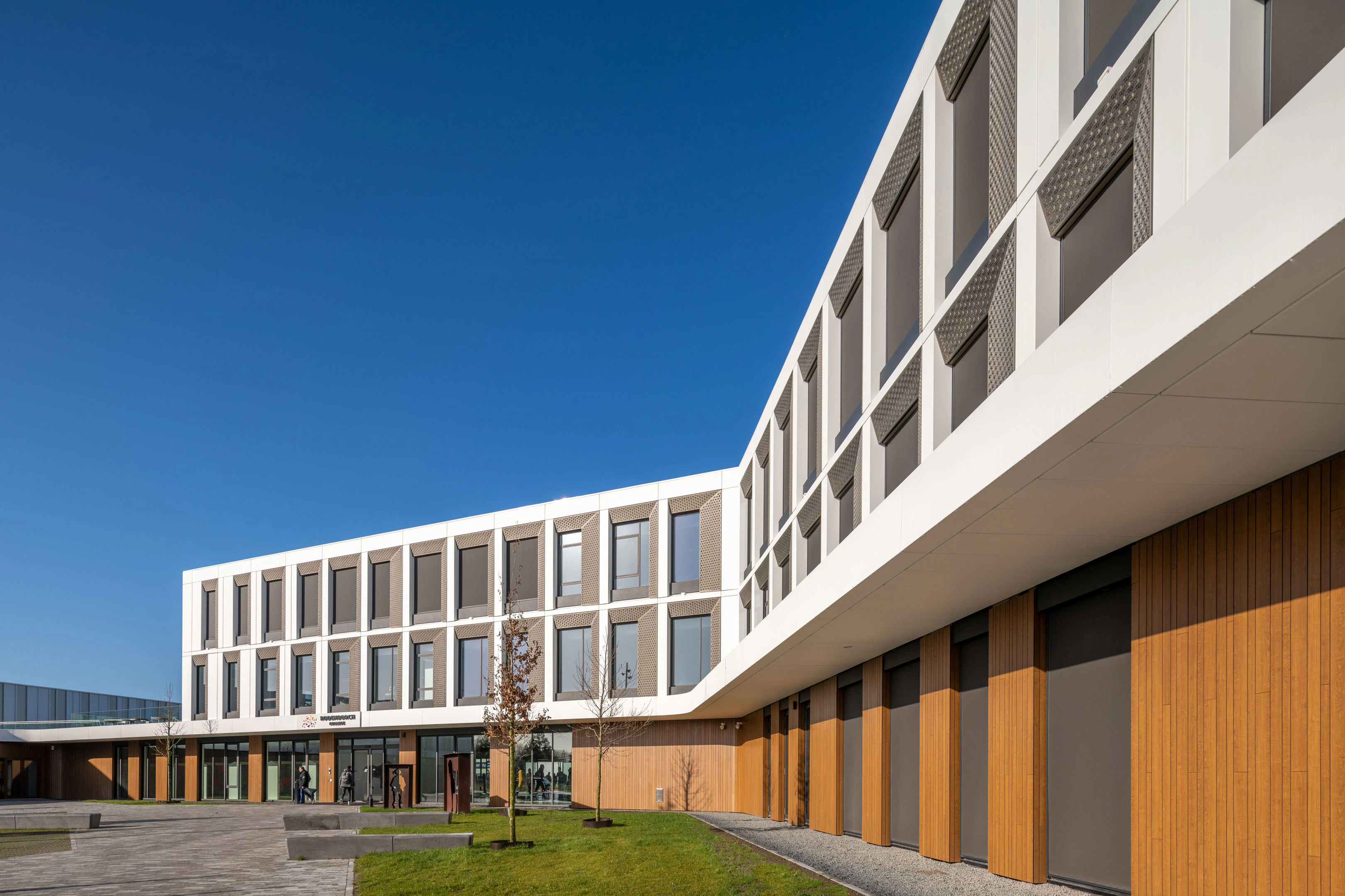 Rockpanel Case Study
Rodenborch College
Rockpanel Woods Teak