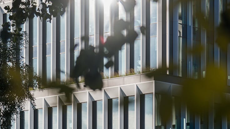 case study LAKESIDE WARSZWA office building BREEAM Outstanding certification, WELL Gold certification, E.ON Polska S.A. certification, Class A standard offices, and beautifully landscaped green surroundings - since the end of 2023, the prestigious Lakeside office and service complex has been operating in Warsaw’s Mokotów district, utilizing ROCKWOOL stone wool insulation materials photographer Rafal Chojnacki