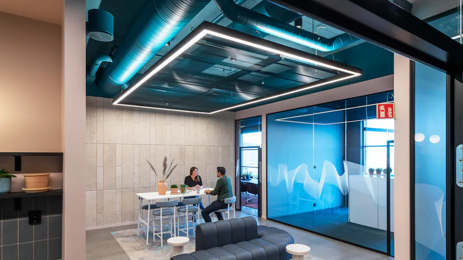 Rockfon Hub in een open kantoor