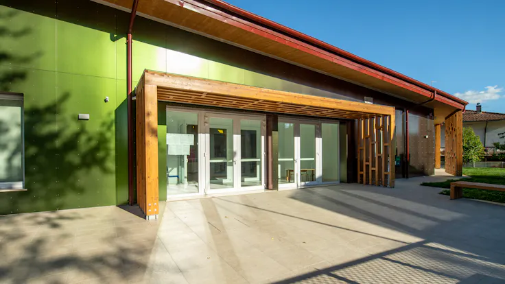 Reference project: new schools