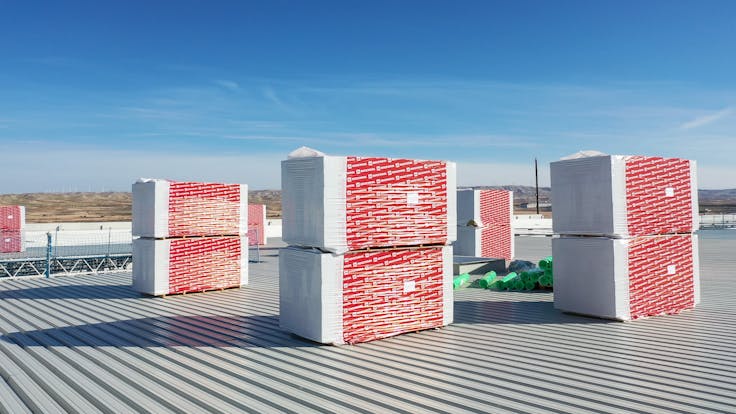 Reference project: bonÀrea Épila, Zaragoza. Metal box. Roof. Hardrock 391. Spain. Cubierta metálica. Rockcycle. Rock&Roller