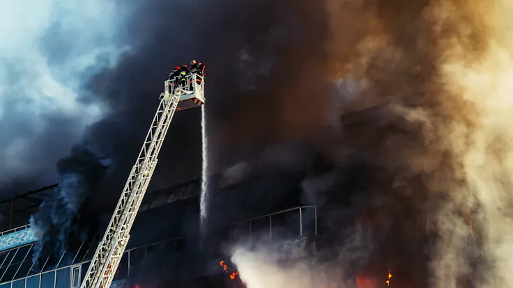 brandveiligheid, brandbeveiliging, fire safety, fire protection, brandveiligheid nederlandse gebouwen, fire safety Dutch buildings , brand, fire, gevelbrand, brand gevel, façade fire, brand blussen, extinguishing a fire, brandweer, fire department, nl, netherlands, pact