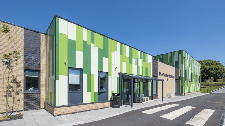 Case Study, Valley School, UK, Rockpanel Colours, RAL 120 80 20, RAL 6001, NCS 20 70 G30Y.