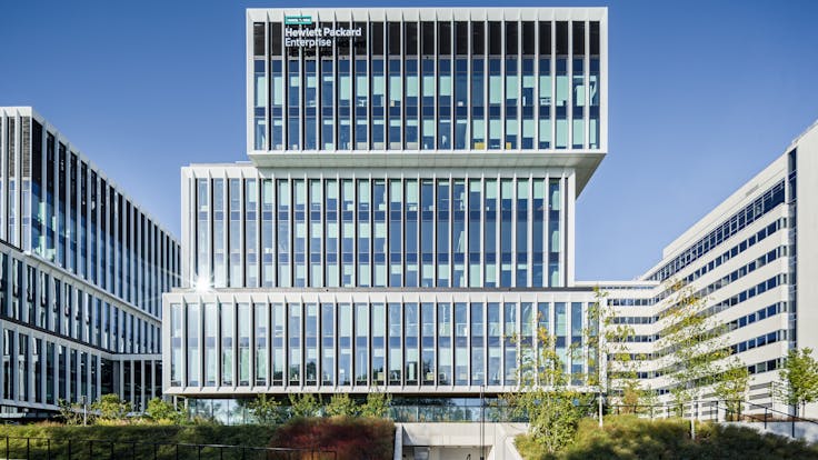 case study LAKESIDE WARSZWA office building BREEAM Outstanding certification, WELL Gold certification, E.ON Polska S.A. certification, Class A standard offices, and beautifully landscaped green surroundings - since the end of 2023, the prestigious Lakeside office and service complex has been operating in Warsaw’s Mokotów district, utilizing ROCKWOOL stone wool insulation materials photographer Rafal Chojnacki