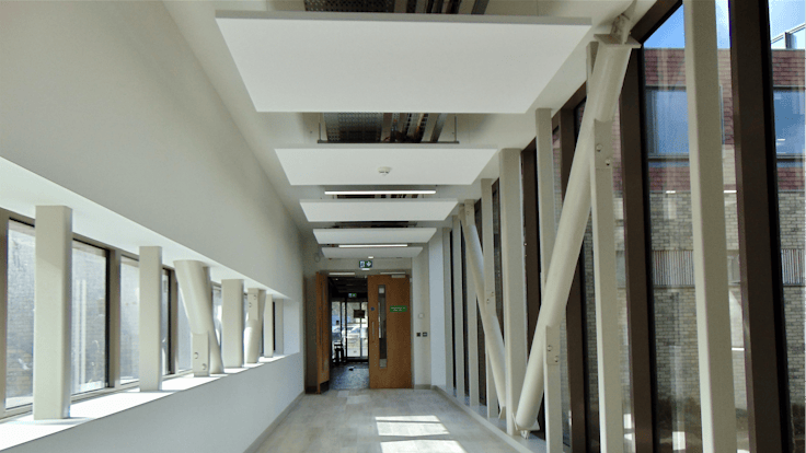 Corridor in Thames Hospice in Maidenhead United Kingdom with Rockfon Eclipse