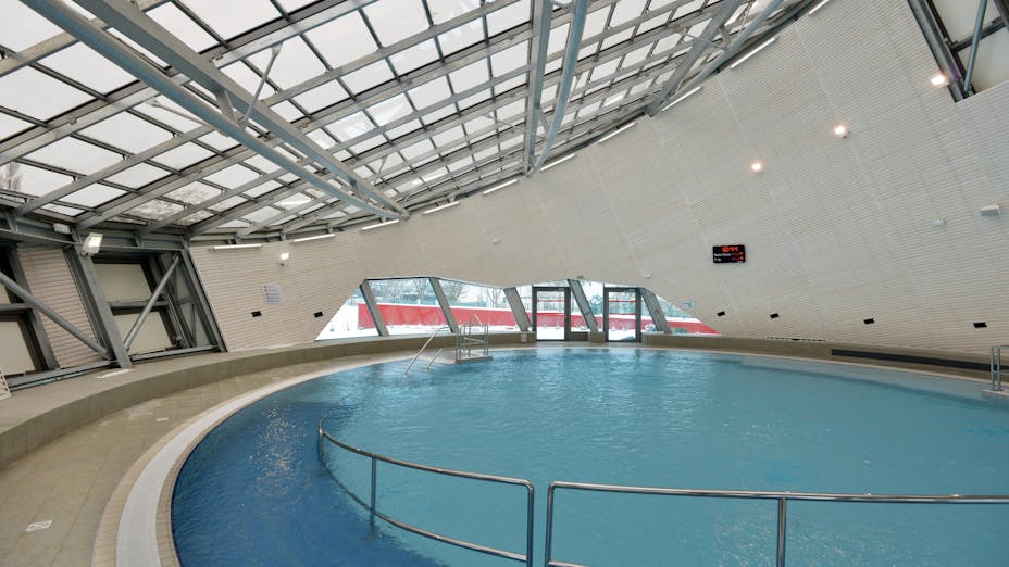 Le Cap swimming pool fitness centre, Rockfon Color-all Charcoal, Ekla A-edge E-edge, leisure