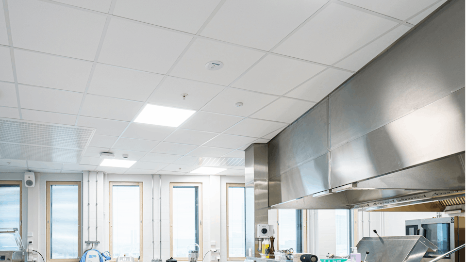 Acoustic ceiling solution: Rockfon® Hygienic™, 600 x 600
