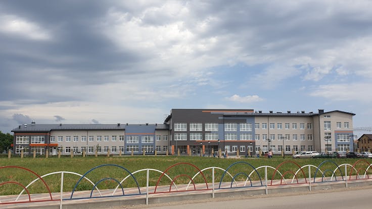 School 20, Mikhailovsk, facade insulation, double density