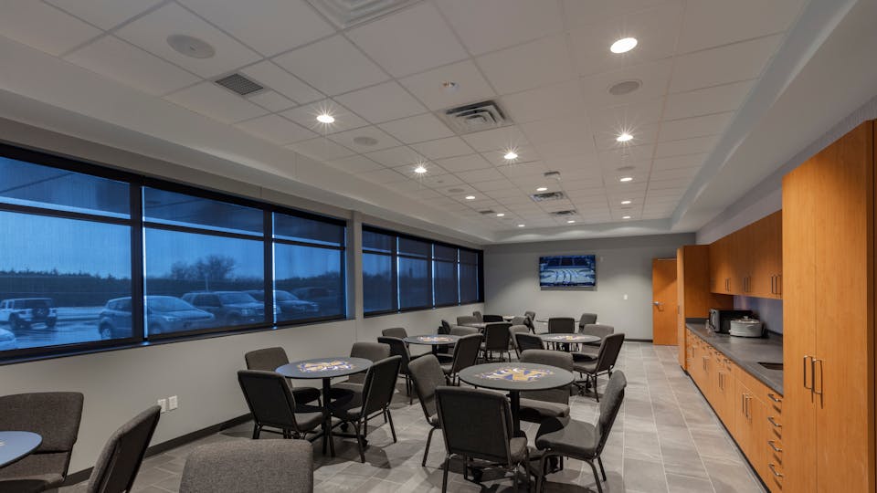 Featured products: Rockfon Artic® - Chicago Metallic® 1200 15/16"
