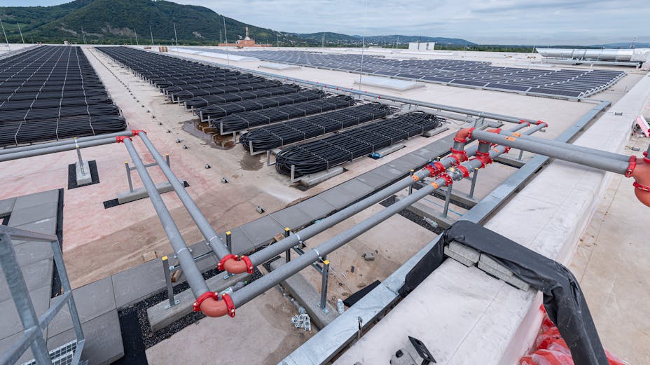 reference, ikea, distribution center, ikea cdc, photovoltaic modul, photovoltaics, photovoltaic construction, flat roof, strebersdorf, austria