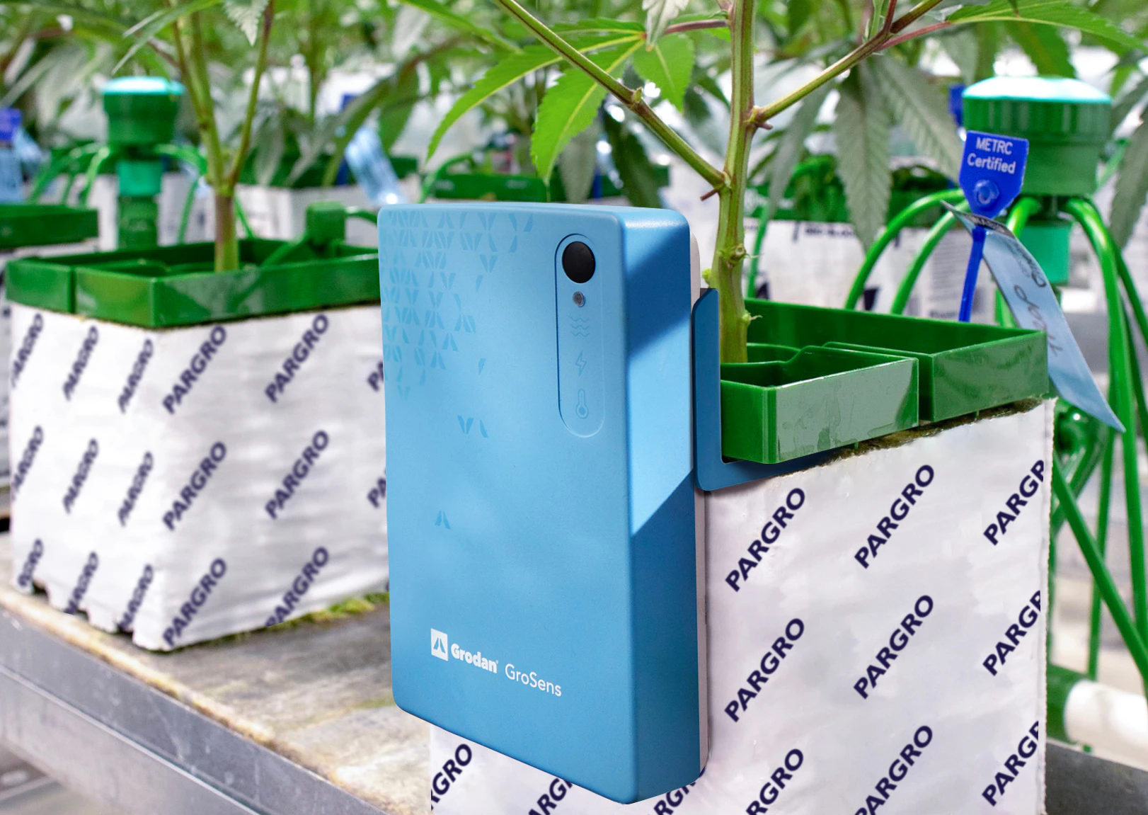 This is an image being used in the Pargro campaign. It features a huge with a Grodan GroSens 2.2 sensor in the block.