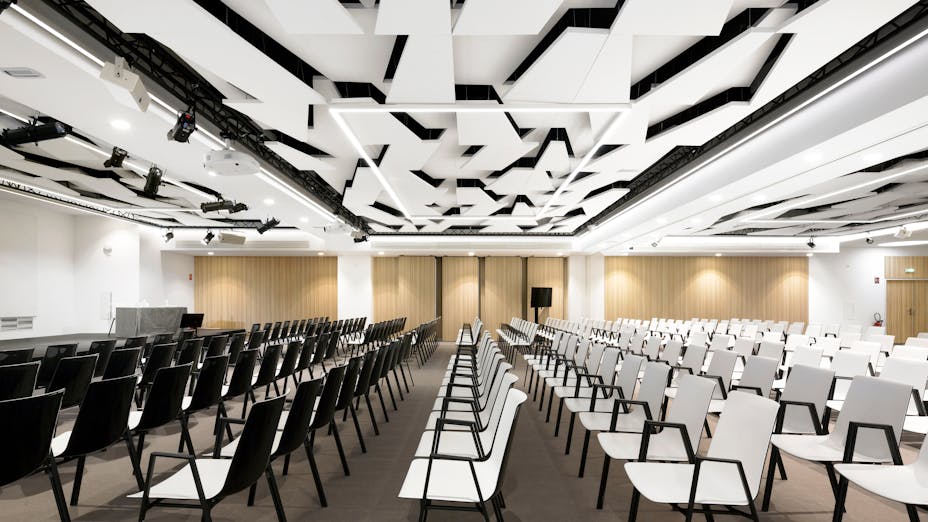 FR, World Trade Centre, Marseille, Tangram Architecture, Office, Rockfon Mono Acoustic, TE edge, White, Meeting Room