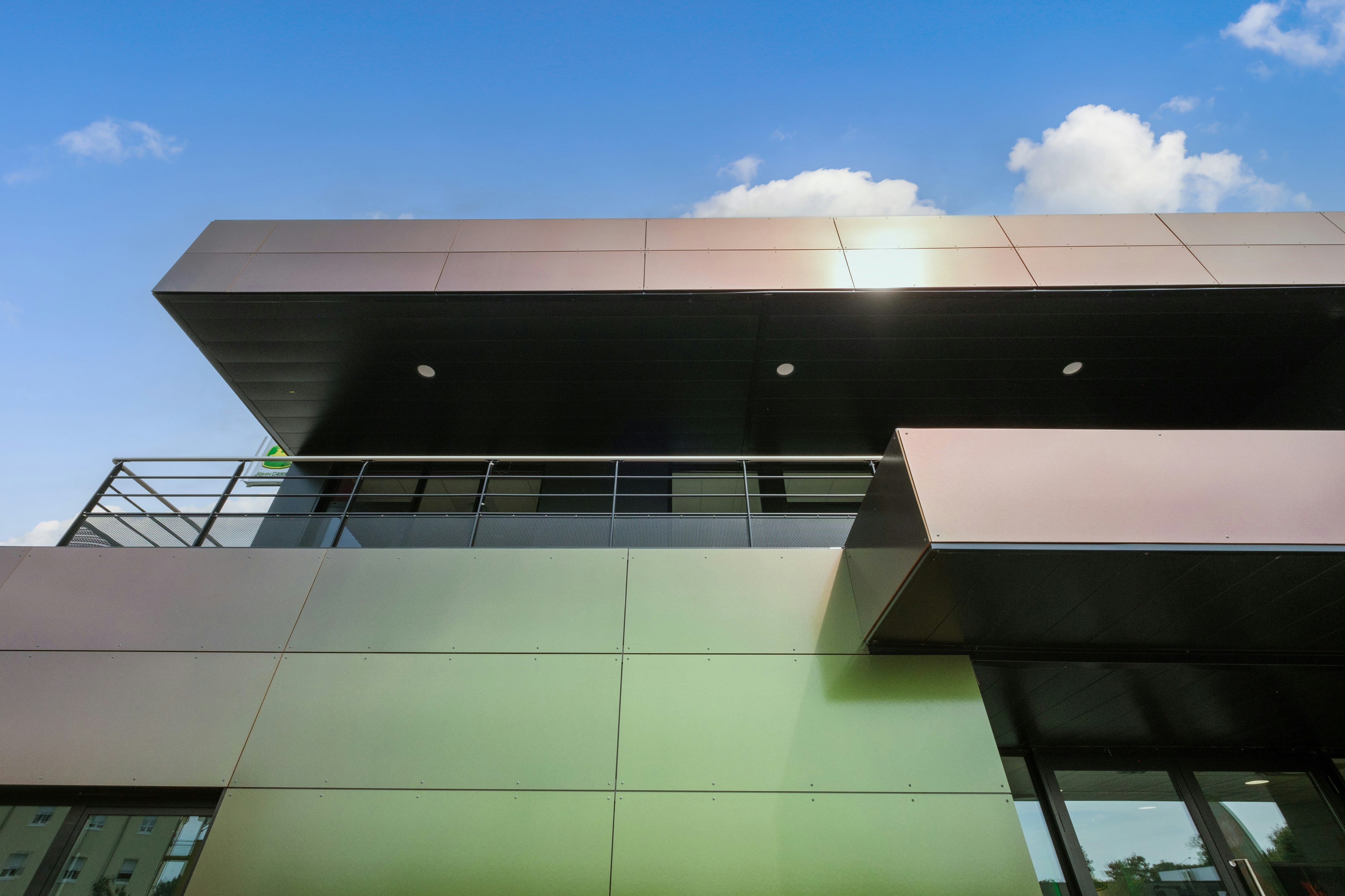 Rockpanel Case Study
John Deere
Chameleon