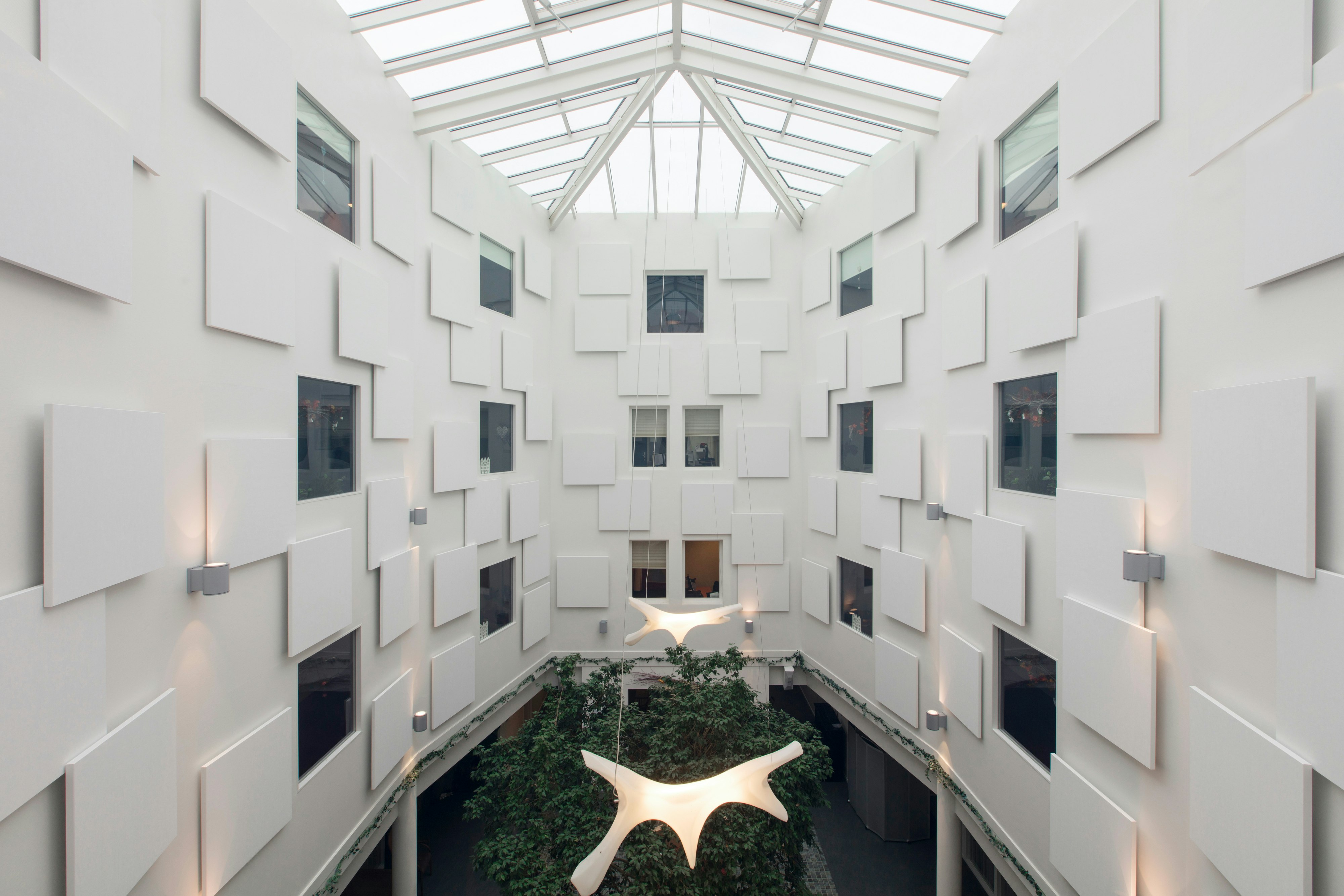 The Netherlands, Silvolde, Woonzorgcentrum De Schuylenburgh Azora, Fleurbaaij Totaalafbouw, Health, Reception, Corridor, Rockfon Eclipse Wall, Be-edge, 1160x1160, white