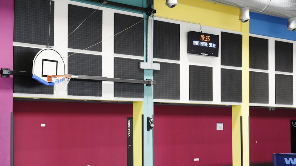 Acoustic ceiling solution: Rockfon VertiQ® wall panel, 1200 x 1200