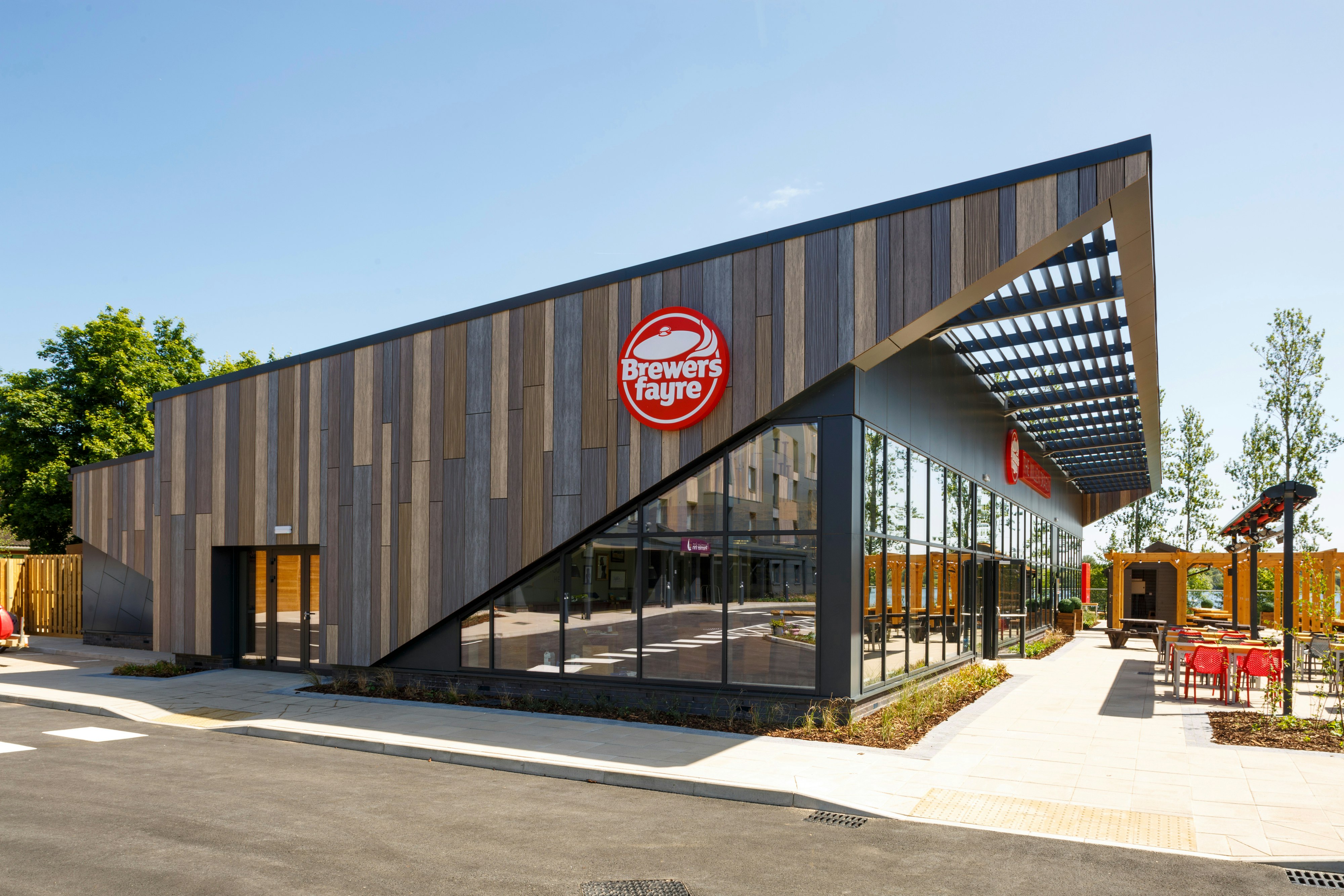 Rockpanel Case Study
Premier Inn
Rockpanel Woods
Ceramic Oak
Rhinestone Oak
Ebony Slate
Slate Oak
Ebony