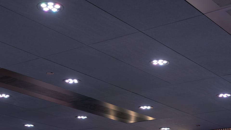 Acoustic ceiling solution: Rockfon Color-all®, X