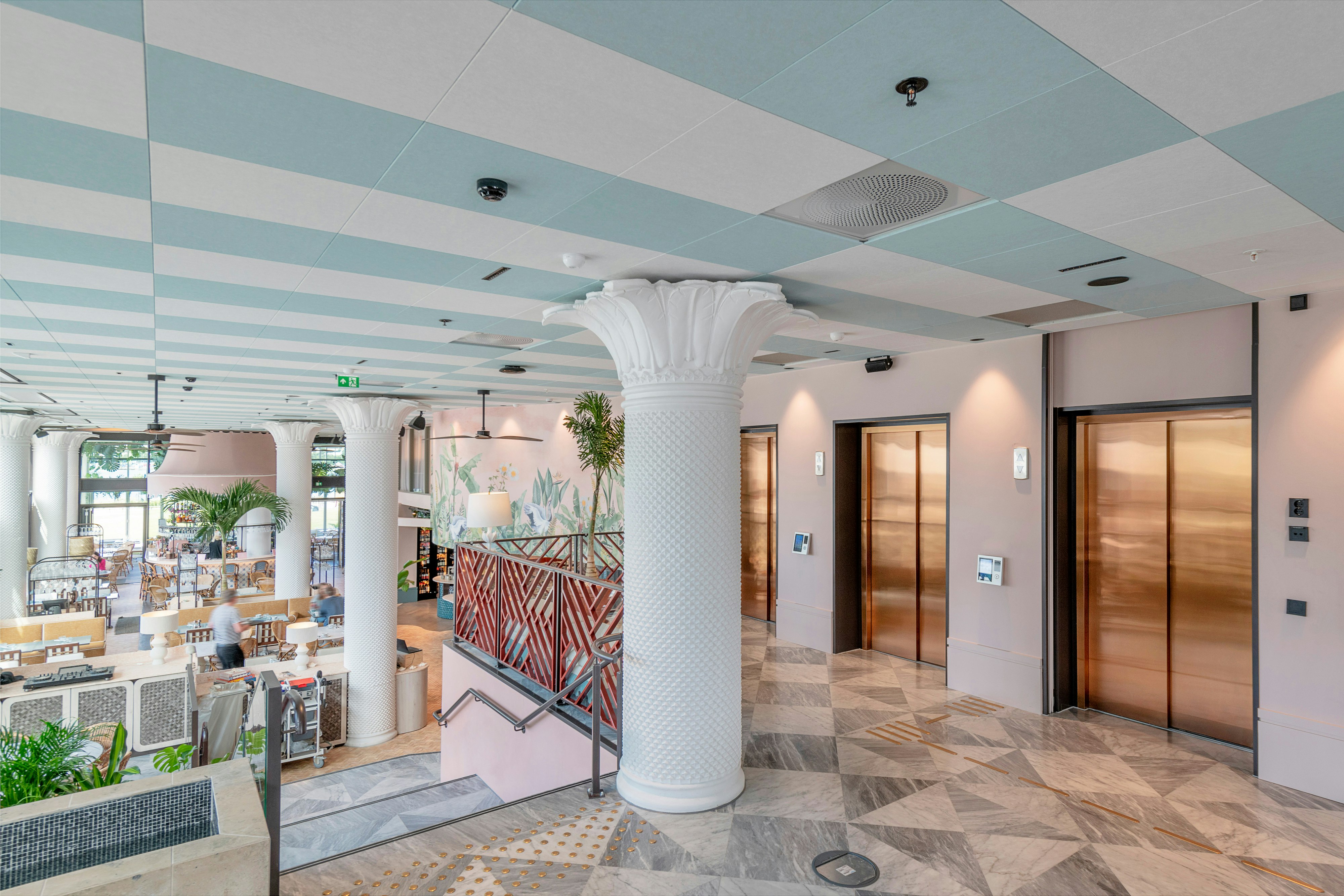 Reception in Hotel Riviera in Moss Norway with Rockfon Color-all special X-Edge