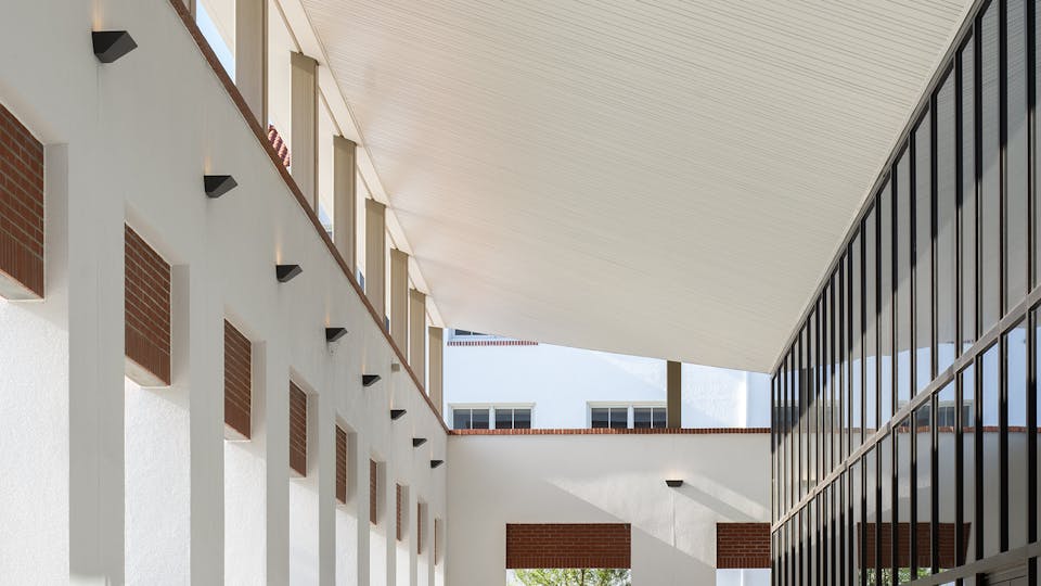 Featured products: Rockfon Artic® - Rockfon® Planar® and Planar® Plus Linear Ceilings - Chicago Metallic® 1200 15/16"