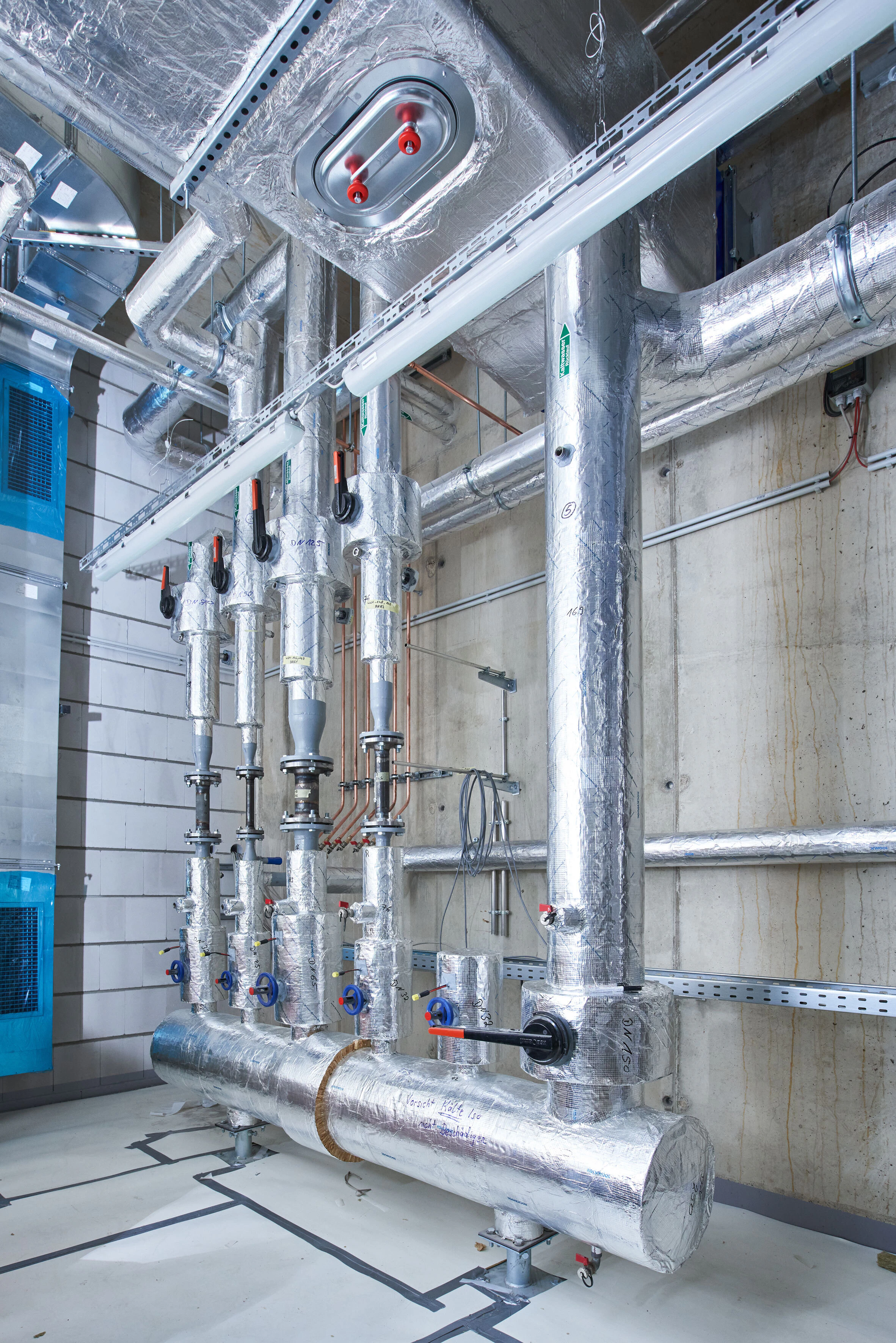 kompetenzzentrum aachen, kmac, kompetenzzentrum für mobilität der fh aachen, competence center aachen, competence center for mobility in aachen, hvac insulation, pipe insulation, fire sealants, fire proof, thermal insulation, wärmedämmung, brandschutz, teclit lm cold, installation, installing, reference, referenz, germany