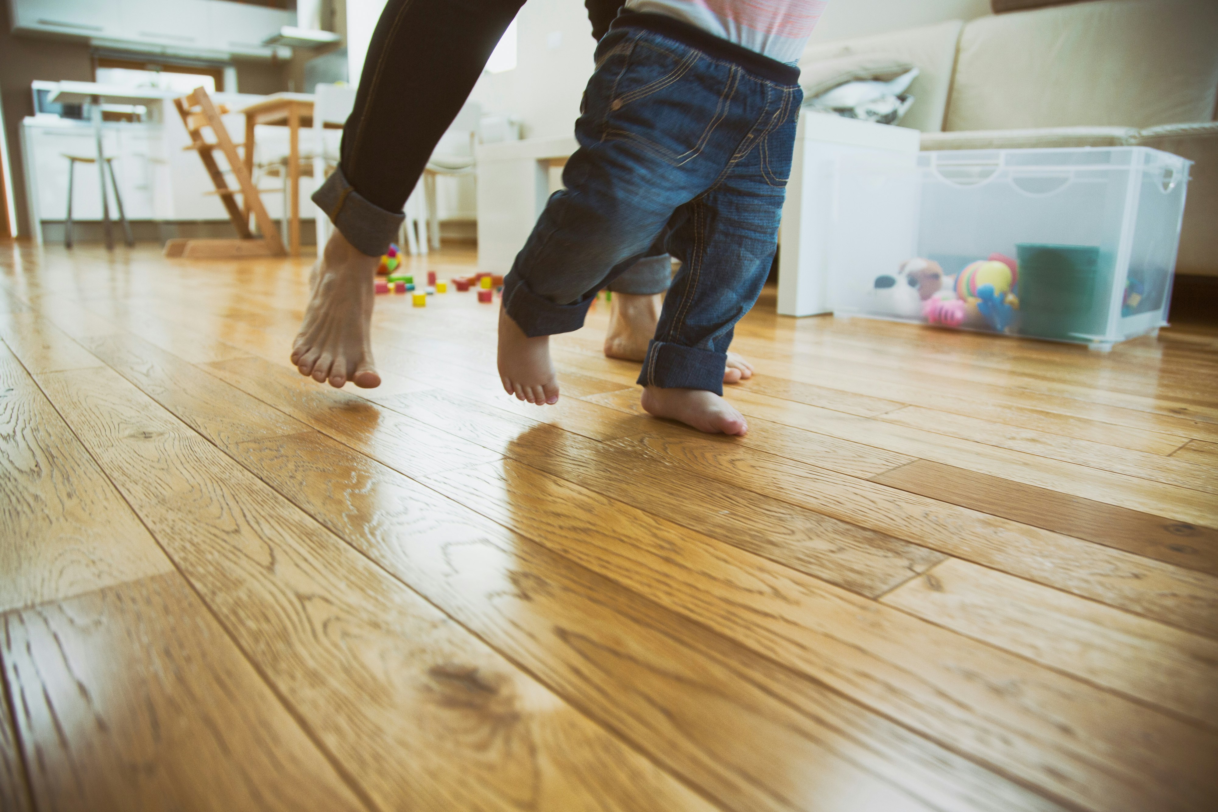 floor, wood, wooden floor, feet, child, parent, home, floorrock, Trittschall Broschüre, germany