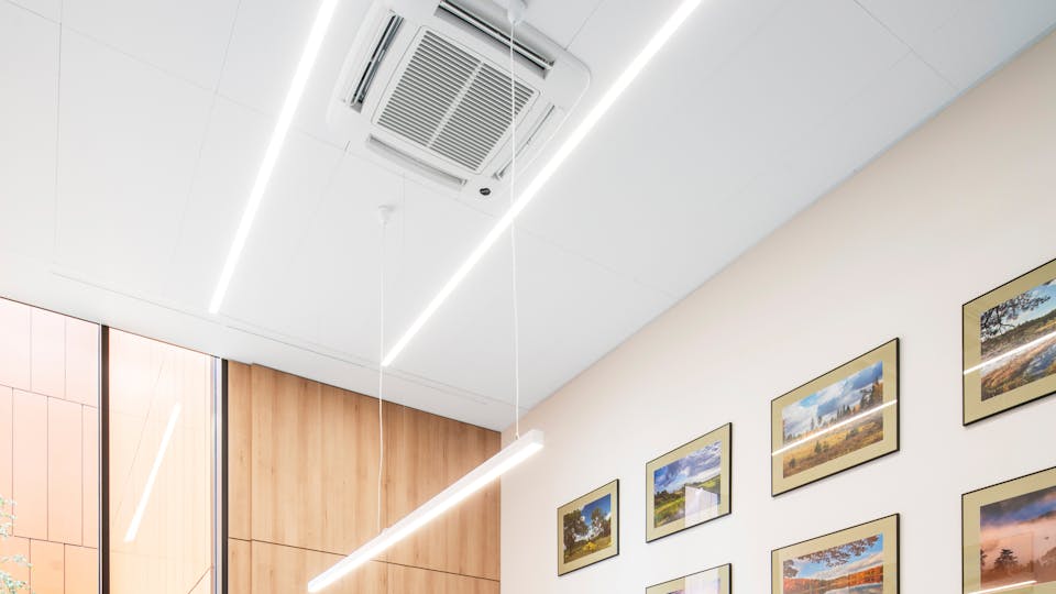 Acoustic ceiling solution: Rockfon Blanka®, X, 1200 x 600