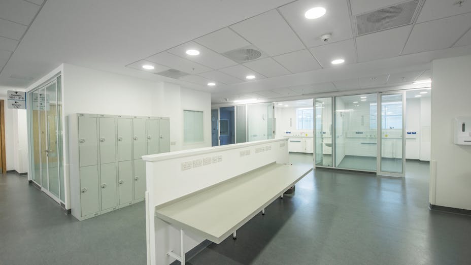 Southmead Hospital,UK,Bristol, 110,000m2 installed in total by CCP (not all ROCKFON), Main Contractor - Carillion, North Bristol NHS Trust, Carlton Ceilings & Partitions, Slough, Julian James, MediCare Plus, E-edge, 600 x 600, 1200 x 600, White, Rocklink 24