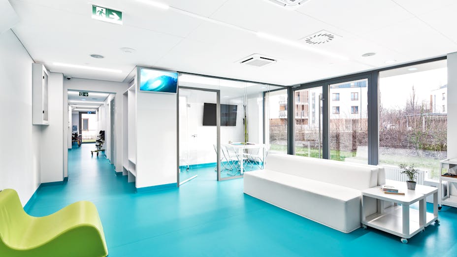 Corridor in NEURO Specialist Clinic, Warsaw, Poland in Warsaw Poland with Rockfon Blanka X-Edge