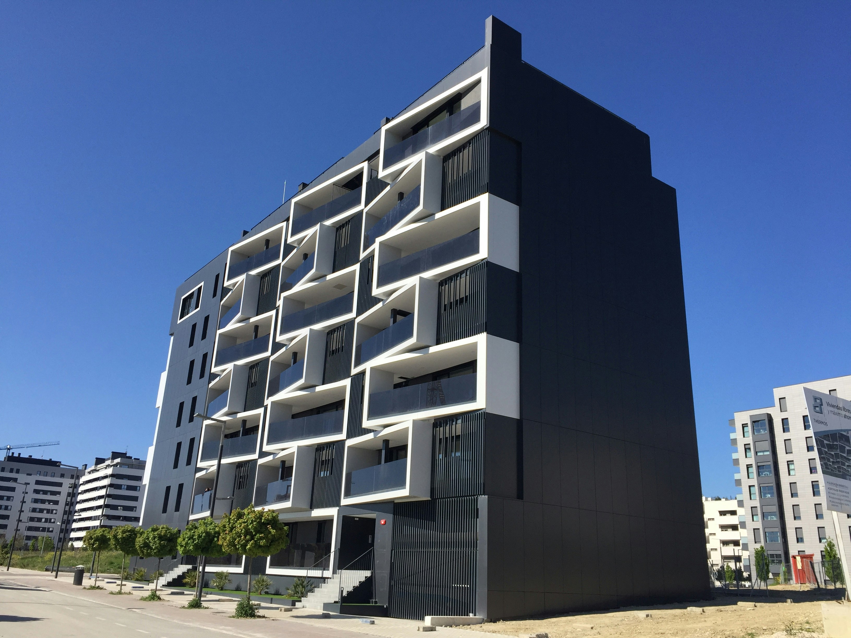 Thermos Lezkairu, Pamplona. Reference Project. Obra de referencia. Passiv Haus. PassivHause. Premio ASPRIMA-SIMA. VArquitectos. Architects