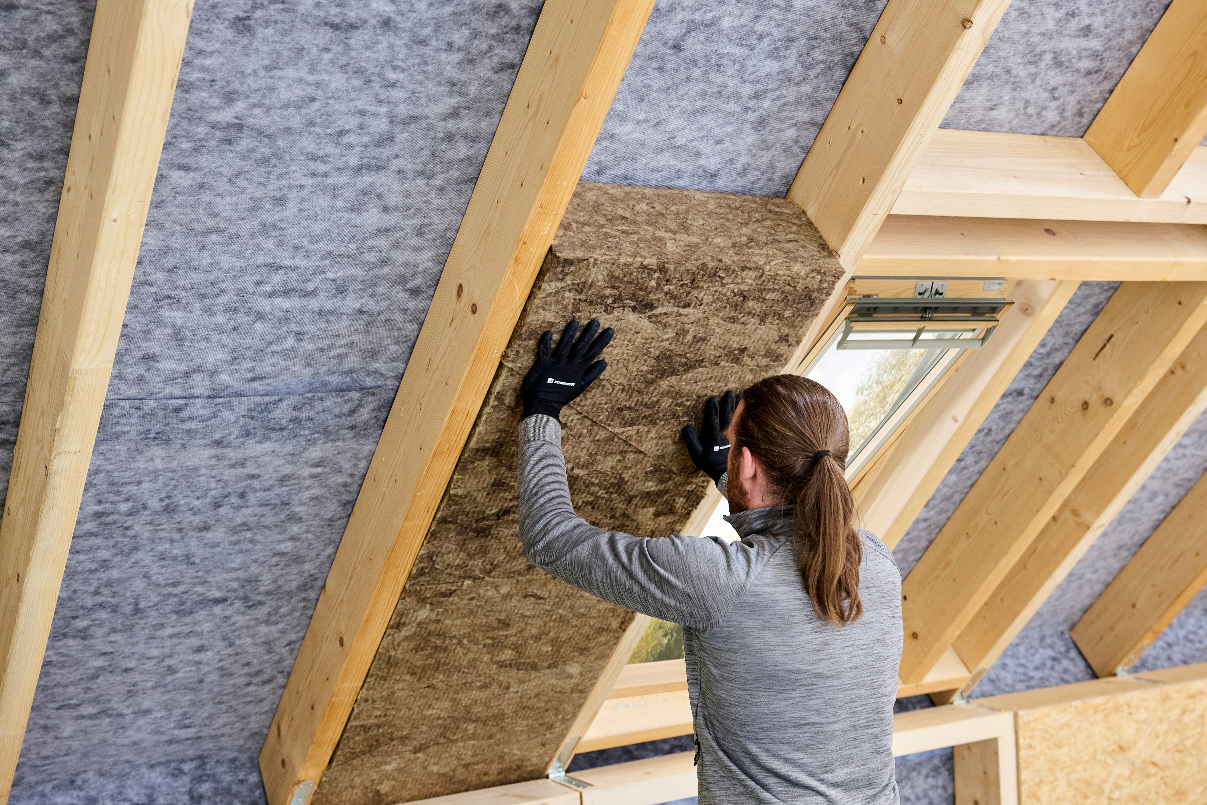 Dämmkeil Next, pitched roof, emissionsarm, GBI, Germany, interior insulation, between-rafter insulation, fireproof, sound absorption, heat insulation, Innendämmung, Zwischensparrendämmung, Brandschutz, Schallschutz, Wärmeschutz