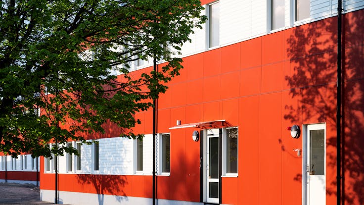 Mariedalsskolan in Varberg, Sweden cladded with Rockpanel Colours facade cladding