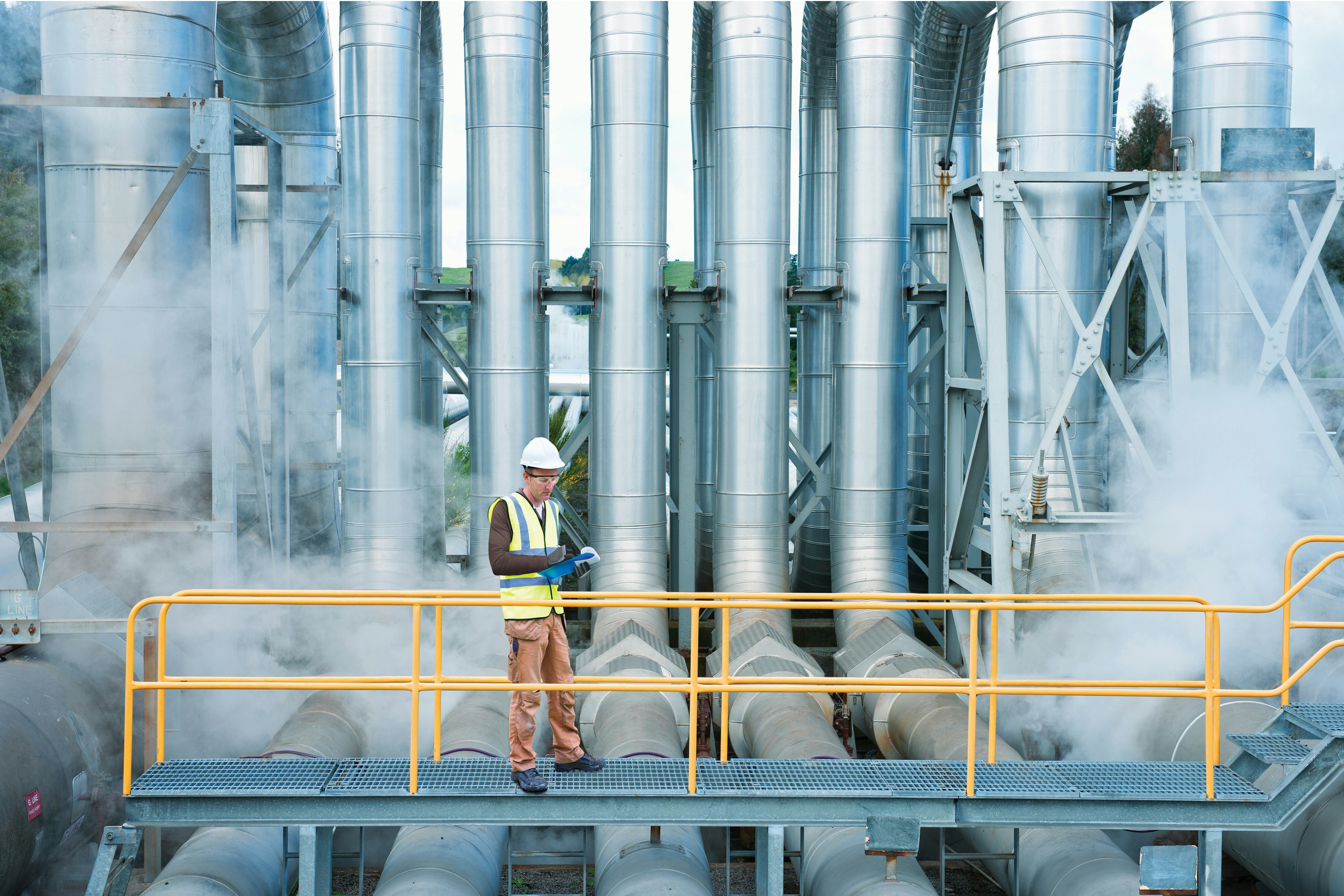 worker, helmet, process, owner, pipes, pipe, pipelines, people, one person, engineer, industry, industrial, plant, power plant, power generation, geothermal, ProRox, energy, energy, safe, safety