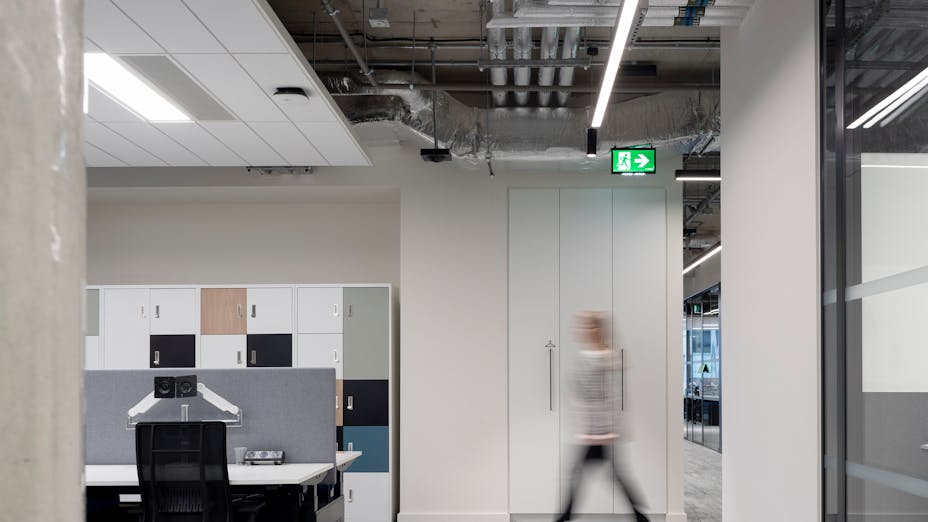 DocuSign headquarters, Dublin, Ireland. Tropic with open plenum ceiling and adjoining meeting room with Mono Acoustic