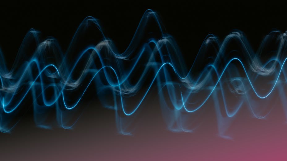 Schallwellen können Musik in unseren Ohren sein – oder unerwünschter Lärm. Dann hilft Schallschutz durch Dämmung mit Steinwolle.