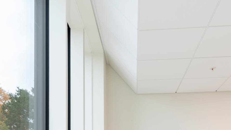 Acoustic ceiling solution: Rockfon Blanka®, 600 x 600